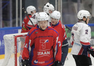 Titaanihyökkääjä Simo Kauppinen kävi punanutuista lähimpänä onnistumista, lopulta Muik Hockeyn voittoon päättyneessä voittolaukauskilpailussa.