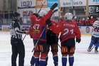 Titaanit päätti Suomi-sarjan ylemmän jatkosarjan komean 6-2-kotivoittoon lauantai-iltana Vaasan Koulunäkki Areenalla Ladies Night –teemahengessä vierailleesta LeKistä!