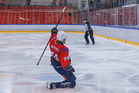 Tätä herkkua on jälleen luvassa, kun herra numero 74 liukuu punanuttu päällä kaukaloon! @ Kari Koski – https://kkofotografi.com